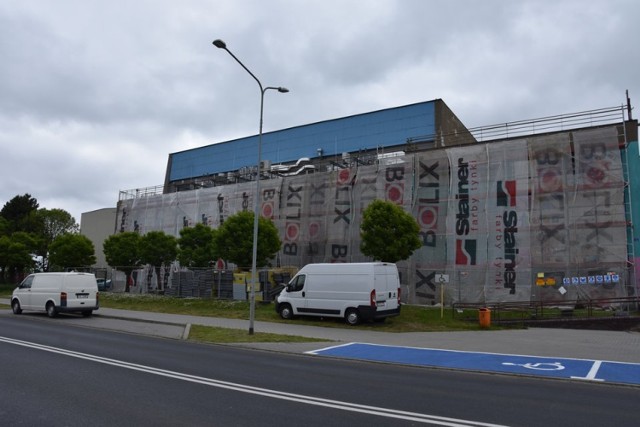 Rząd luzuje obostrzenia, jednak na śremski basen nie pójdziemy