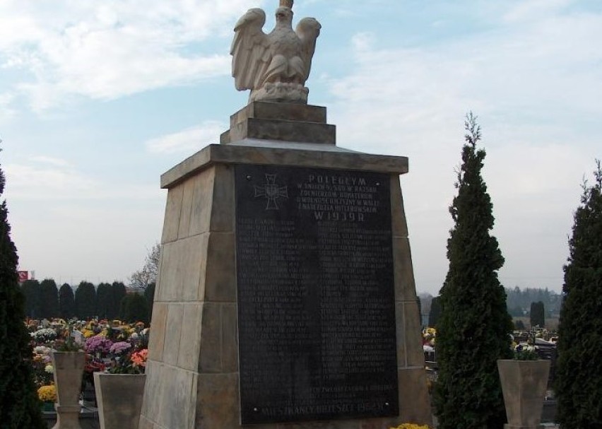 Cmentarz komunalny w Brzeszczach, przy ul. Ofiar...