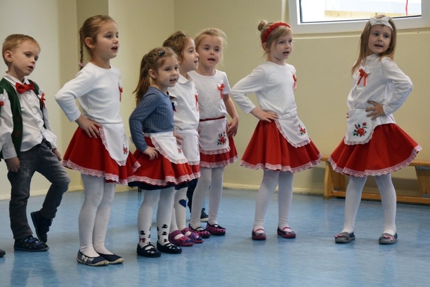 Święto Niepodległości w przedszkolu i szkole w Stargardzie [ZDJĘCIA]