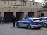 Policjanci z Chełmna oddali hołd zabitemu koledze z Raciborza, ale reportera nie wpuścili