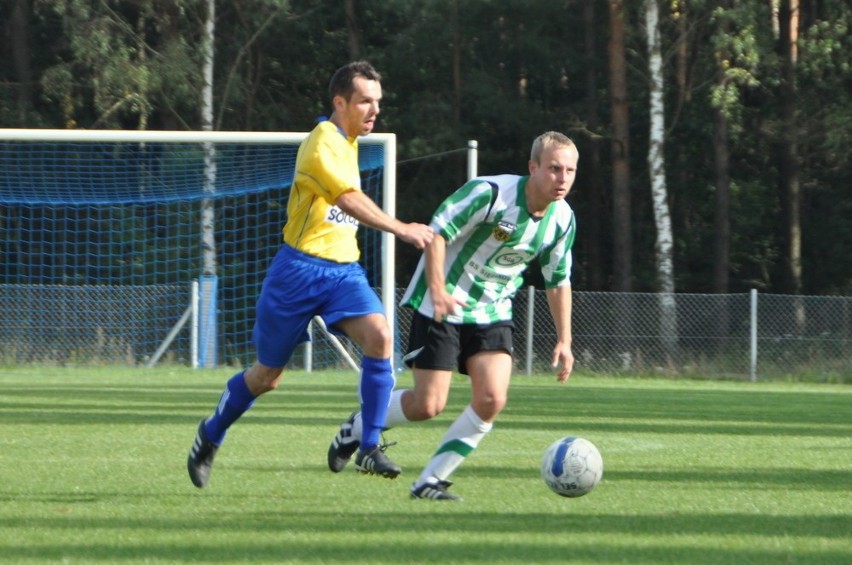 Mecz Amator Kiełpino - GKS BS Sierakowice na zdjęciach