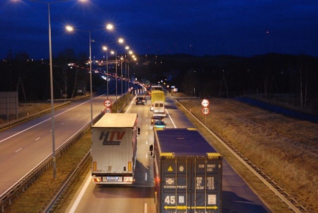 Sznur aut jadących do Niemiec przez Jędrzychowice, 2 stycznia 2012