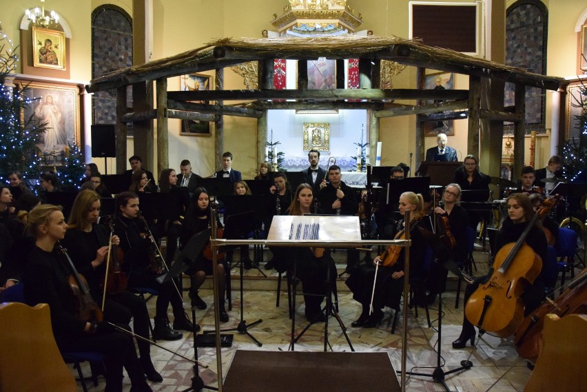 Koncert kolęd w miasteckim kościele (WIDEO, FOTO)