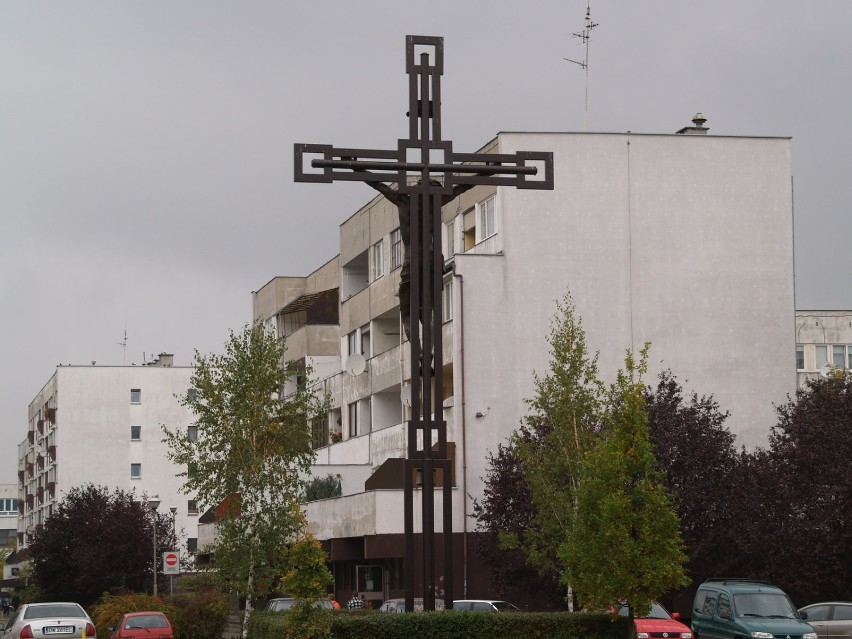 Krzyż w ujęciu boczno-tylnym. Fot. Mariusz Wójcik