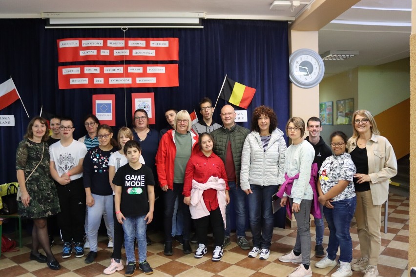 Goście z Erasmusa wizytują w ZSS w Kowanówku [ZDJĘCIA]