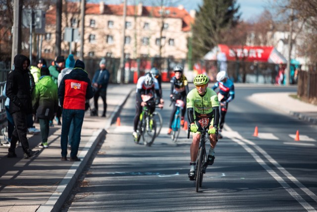 Duathlon w Pruszczu Gdańskim. Zawodnicy zmagali się z kilometrami i silny