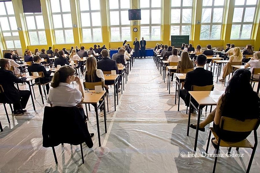 Matura 2013: 820 maturzystów zdaje egzaminy w Wałbrzychu