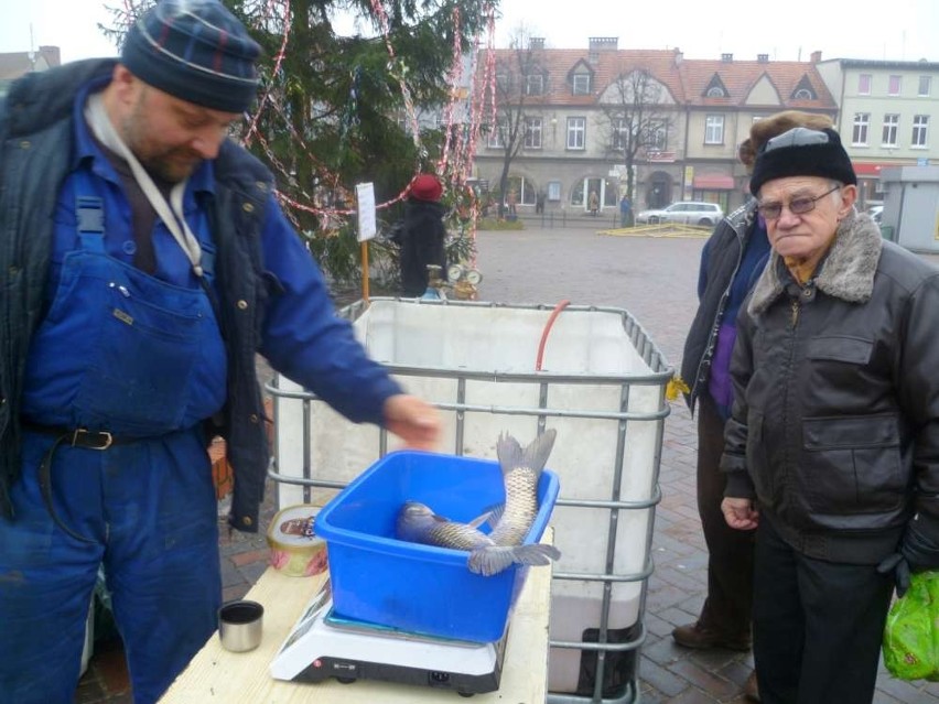 Chodzież: Karp już w sprzedaży. Ile zapłacimy za ryby? [FOTO]