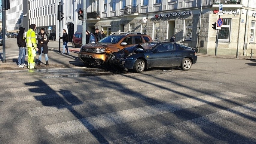 Wypadek na skrzyżowaniu ul. Radwańskiej i Wólczańskiej w Łodzi 