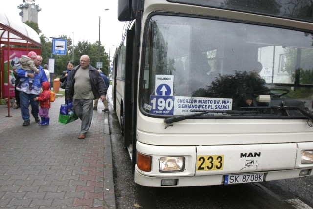 Autobusy linii 190 na razie zatrzymują się na Wróblewskiego, ale mają powstać nowe przystanki