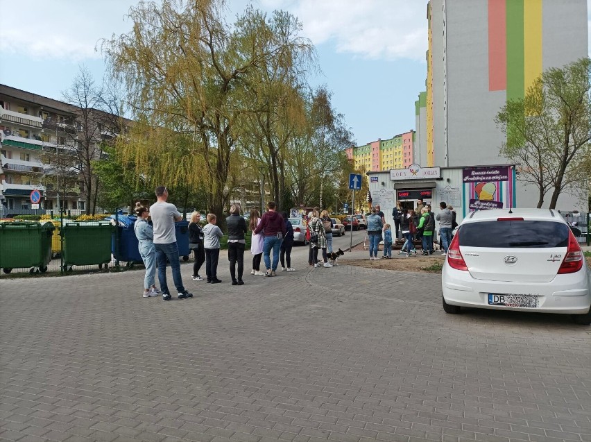 Ulubiona lodziarnia wałbrzyszan już czynna. Lody Dorian...