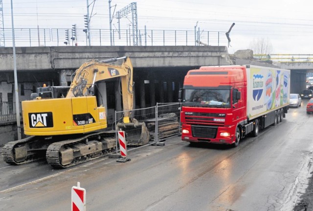 Utrudnienia na ul. Krakowskiej trwają dwa lata i końca nie widać