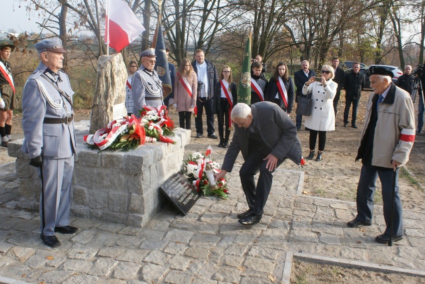 W Kaliszu odsłonięto obelisk upamiętniający wręczenie...