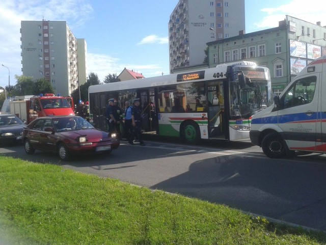 W wypadku jedna pasażerka autobusu została ranna