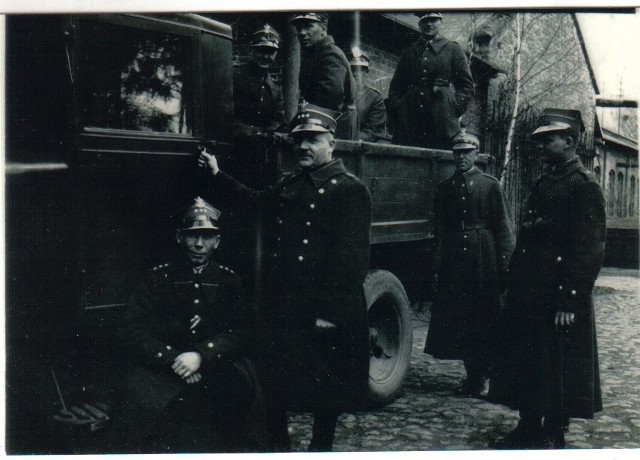 W 1933 roku Rudolf Geyer został przeniesiony do 11. Pułku Piechoty, który stacjonował w Tarnowskich Górach. To jeden z wielu etapów jego kariery.