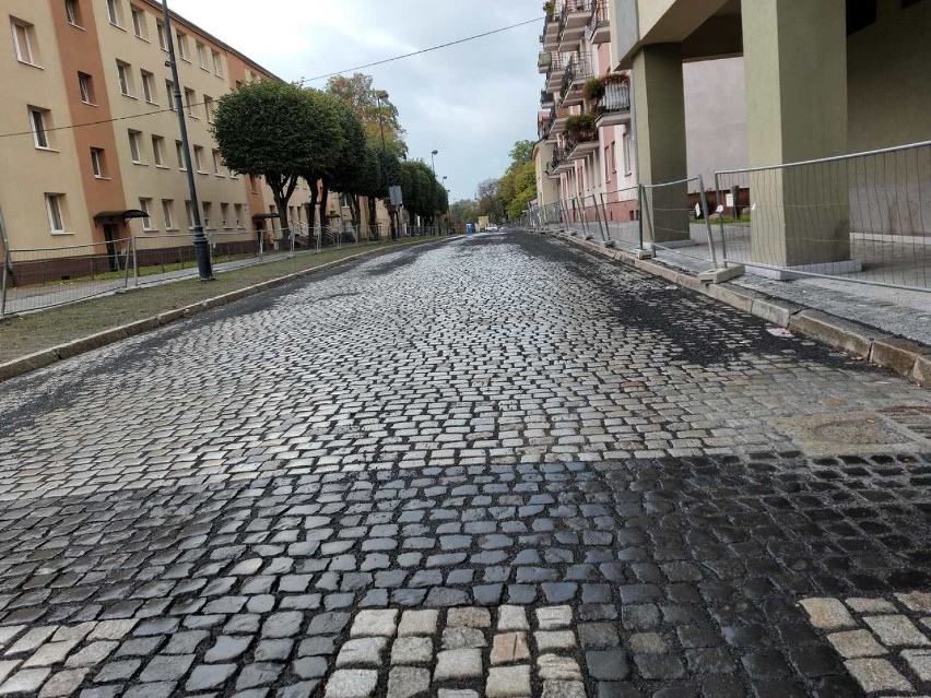 Zakończyły się prace na ul. Ratuszowej w Żaganiu. Zobacz,...