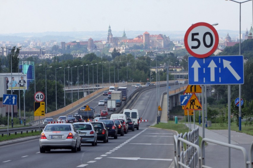 Na ul. Turowicza trwa remont gwarancyjny, co wiąże się ze...