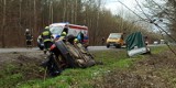 Wypadek (kolizja) na DK74 Sulejów - Jaksonek. Audi dachowało i wylądowało w rowie [ZDJĘCIA]