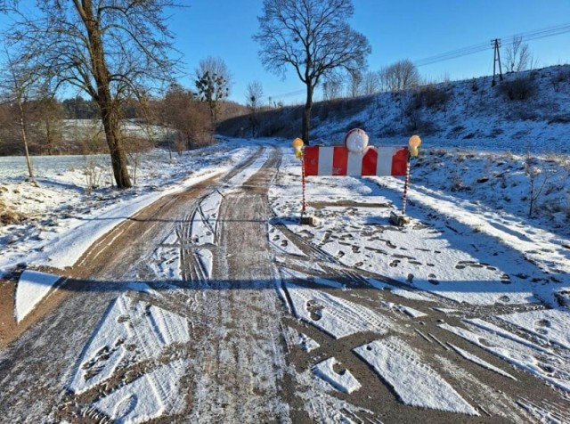 Inwestycja starostwa stanęła w miejscu. Rozebrano mostek i odstąpiono od umowy z wykonawcą. Dlaczego?