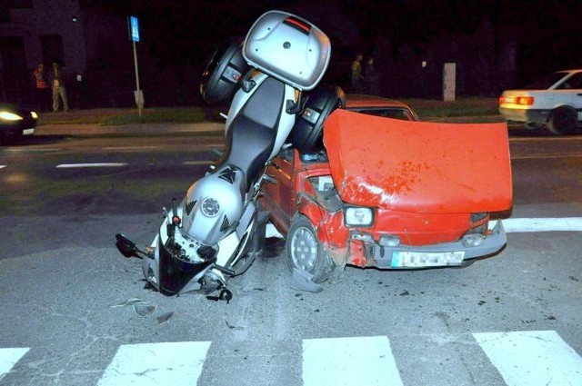 Do zderzenia fiata z motocyklem doszło na ul. Urzędowskiej w Kraśniku