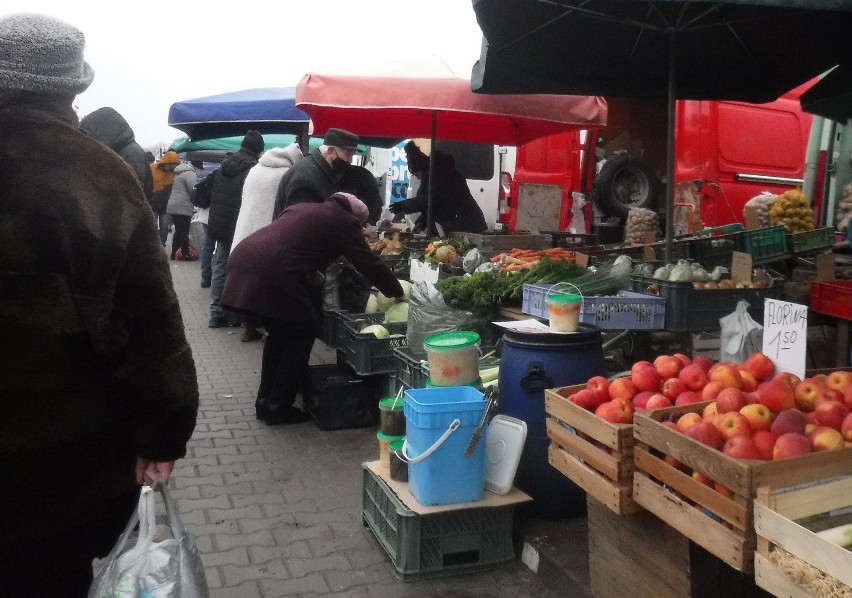 Czwartkowe zakupy na  targowisku  Korej. Tu można zawsze...