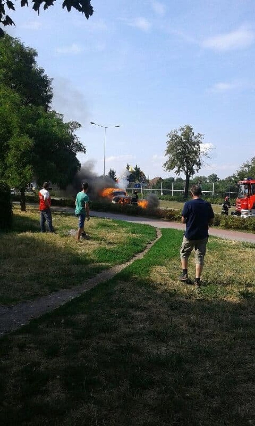 Pożar samochodu na ulicy Toruńskiej we Włocławku [zdjęcia]