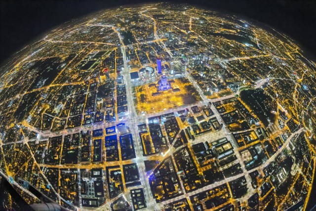 Warszawa z wysokości 3000 metrów. Niezwykłe zdjęcia na niesamowitej wystawie!