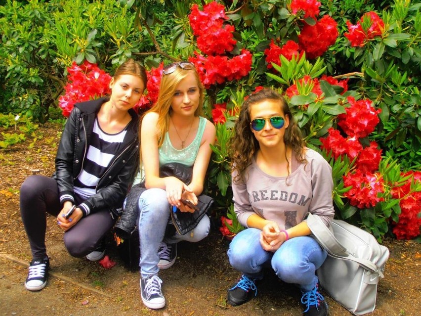 Uczennice szkoły ze Zduńskiej Dąbrowy w ogrodzie botanicznym...