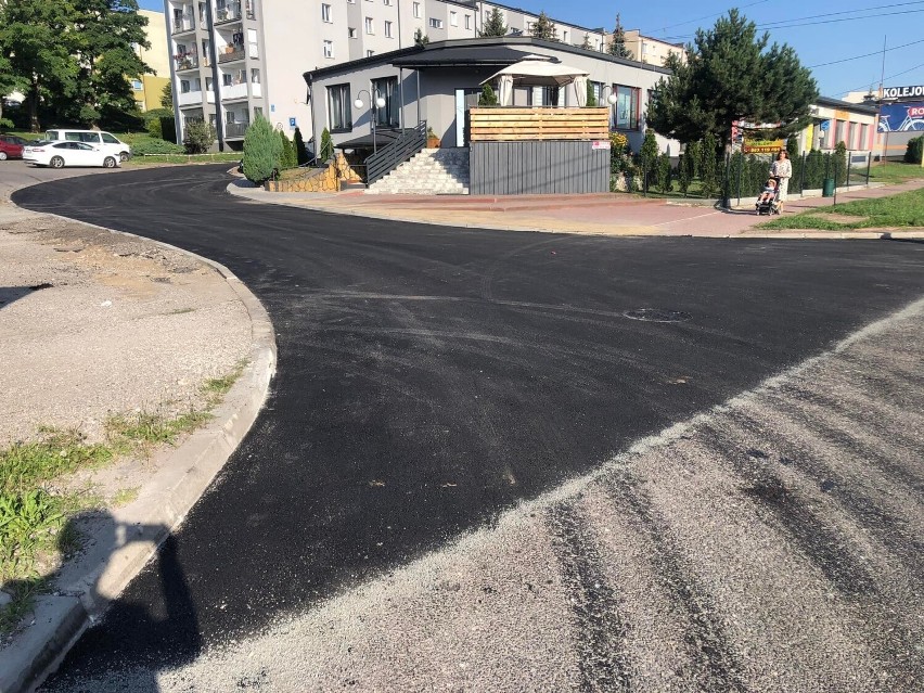 Nowa droga miejska w Kazimierzy Wielkiej. Wyremontowano odcinek ulicy Szkolnej. Zobaczcie zdjęcia