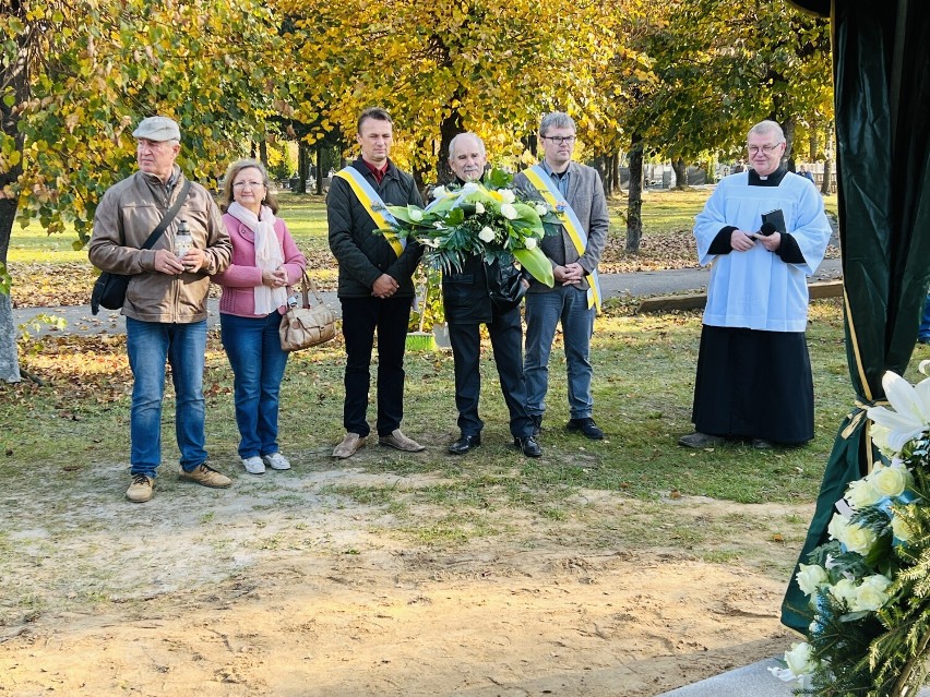 Pogrzeb dzieci nienarodzonych na Cmentarzu Komunalnym w...