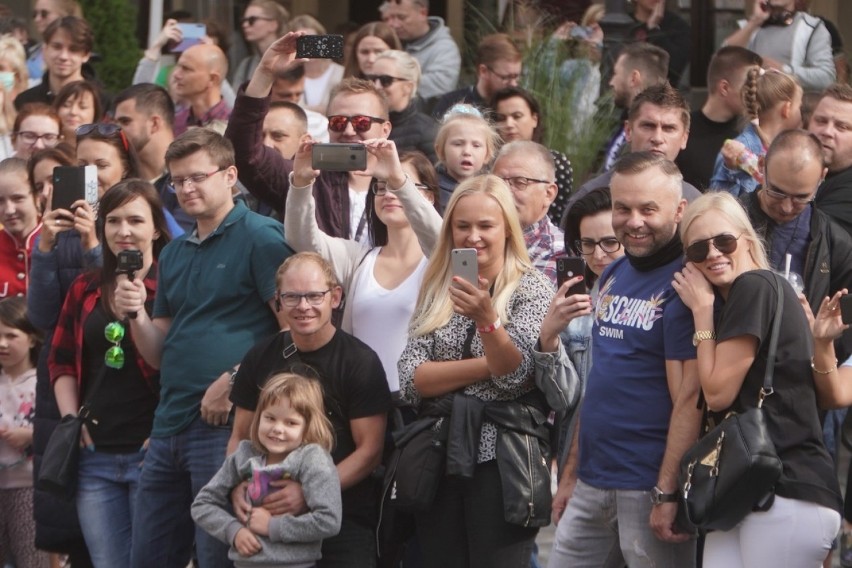 Zobacz, co działo się w południe w niedzielę na Starym...