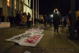 Protest kobiet w Zduńskiej Woli. Młodzi zduńskowolanie przeszli ulicami miasta. Kierowcy wspierali (26.10.2020) ZDJĘCIA I FILMY