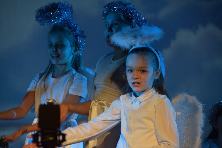  " W Aniołkowie" - uczniowie z Lubieszewa zaprezentowali świąteczny spektakl