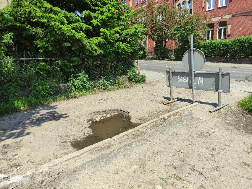 Ruszyła przebudowa ul. Puszkina w Wałbrzychu. Wkrótce pojadą tędy rowery! [ZDJĘCIA]