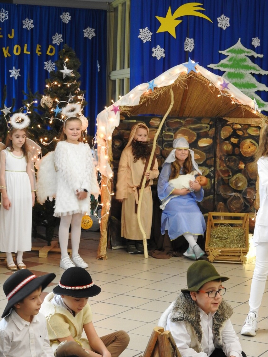 Jasełka Bożonarodzeniowe w Publicznej Szkole Podstawowej nr 10 w Radomsku. ZDJĘCIA