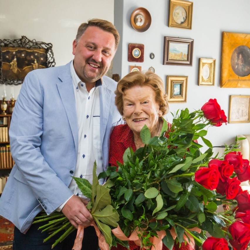 Urodziny Marii Koterbskiej. Słynną bielszczankę odwiedził z kwiatami prezydent miasta [ZDJĘCIA]