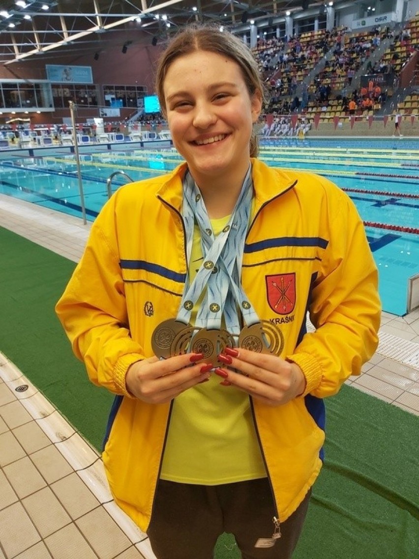 Pływaczka z Kraśnika zdobyła cztery złote medale i jeden srebrny podczas Zimowych Mistrzostw Polski Juniorów w pływaniu 