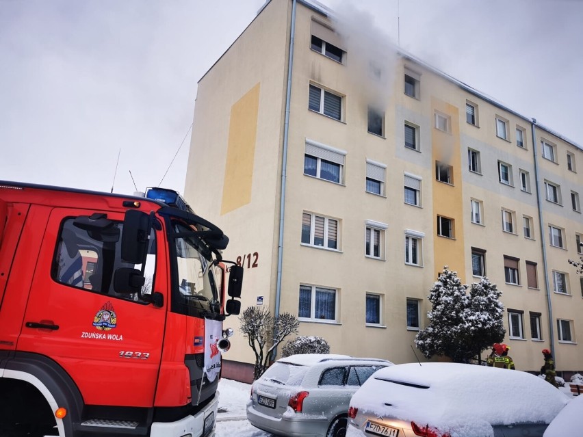 Pożar w mieszkaniu w bloku przy ul. Osmolińskiej w Zduńskiej Woli