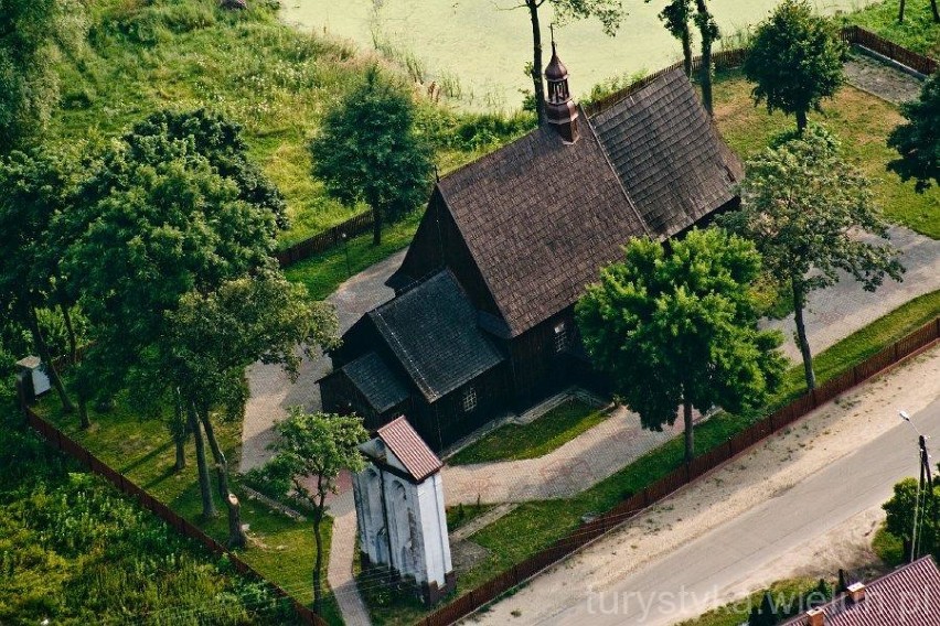 Kościoły typu wieluńskiego...