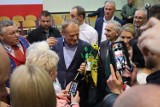 Donald Tusk spotkał się z mieszkańcami w Kartuzach. Były pytania i zapewnienia