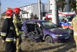 Wypadek na skrzyżowaniu alei Pieniążka i ulicy Trzcińskiej. Trzy osoby ranne [ZDJĘCIA]