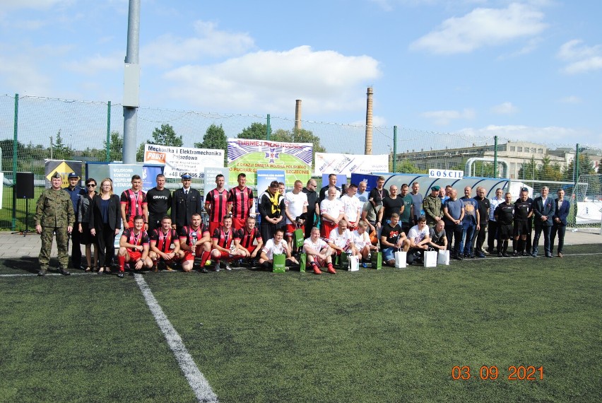 W Stargardzie rozegrany został X Turniej Piłki Nożnej z okazji Święta Wojska Polskiego. Najlepsi stargardzcy strażacy!