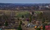Kraków. Ogródki działkowe na Wzgórzach Krzesławickich znikają z powierzchni ziemi! Radny alarmuje, że prace mogą być nielegalne