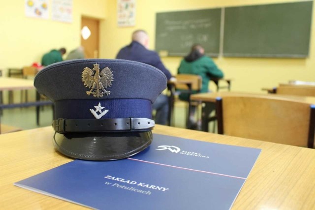 W trzech zakładach karnych na terenie okręgu bydgoskiego naukę w szkołach rozpoczęło aktualnie 530 skazanych.