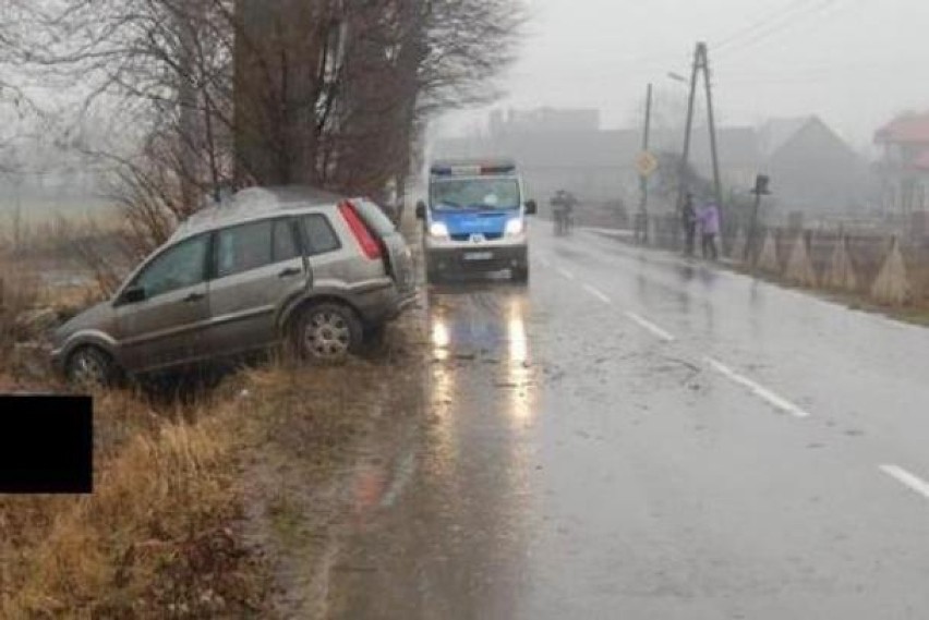 Tragedia pod Radomskiem. Było ślisko, a kierowcy jechali za szybko. Jedna osoba zginęła