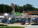 Tłumy w Uniejowe - pełne parkingi, plażowicze. Tu nie czuć epidemii ZDJĘCIA