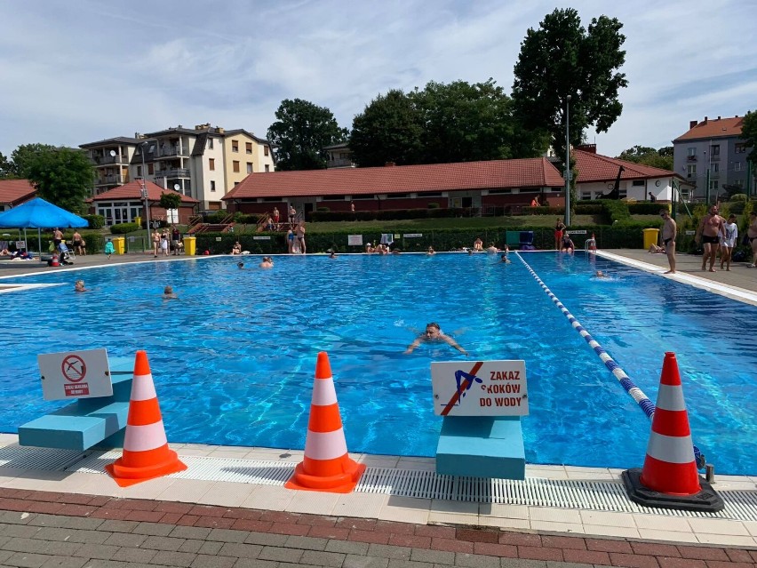 WRZEŚNIA: Taki basen to skarb - basen niekryty cieszy się wielką popularnością wśród odwiedzających [FOTO]