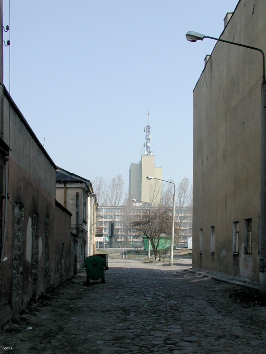 widok ulicy Cichej od ulicy Silnicznej, przed wybudowaniem...