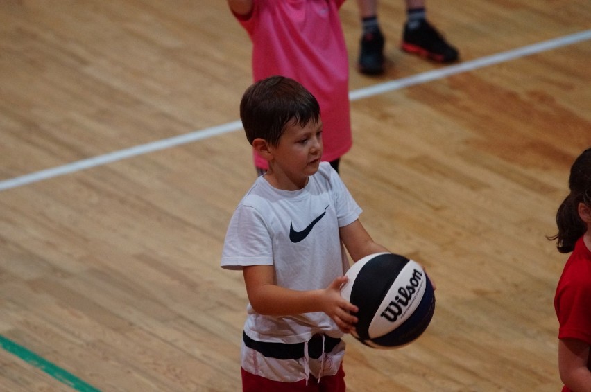 Koszykówka w Kaliszu. Tak trenują najmłodsi
