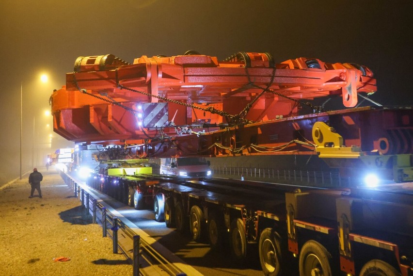 Gigantyczny kret zmierza na Podkarpacie. We wtorek minął Lublin [ZOBACZ ZDJĘCIA]